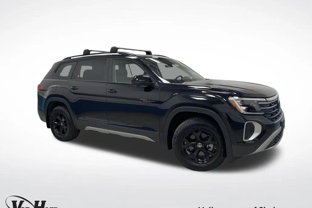 2024 Volkswagen Atlas Peak Edition SE Technology photo 1