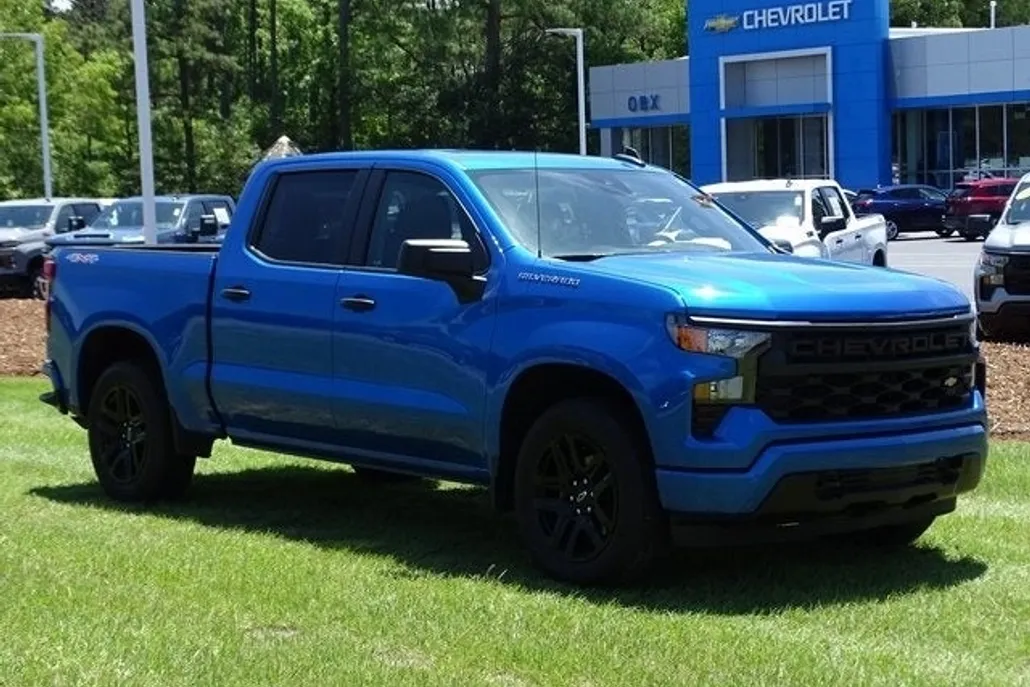 2023 Chevrolet Silverado 1500 Custom photo 1