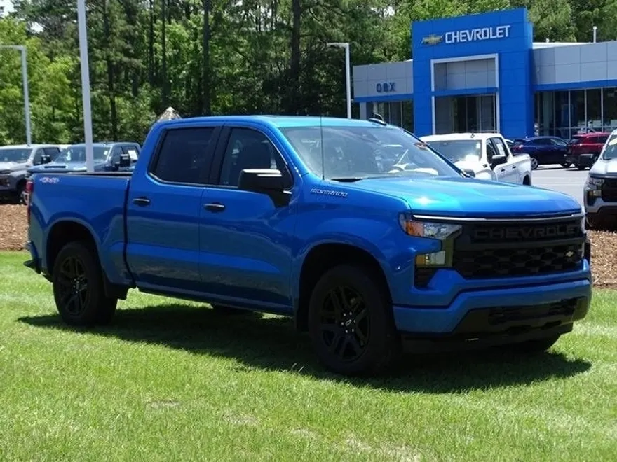 2023 Chevrolet Silverado 1500 Custom photo 1
