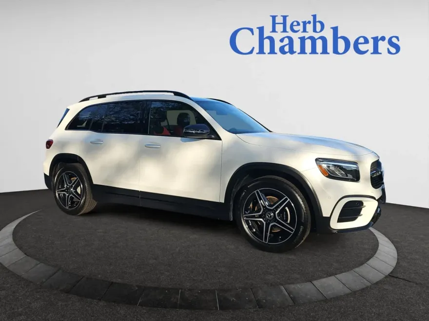 2025 Mercedes Benz GLB 250 4MATIC photo 1