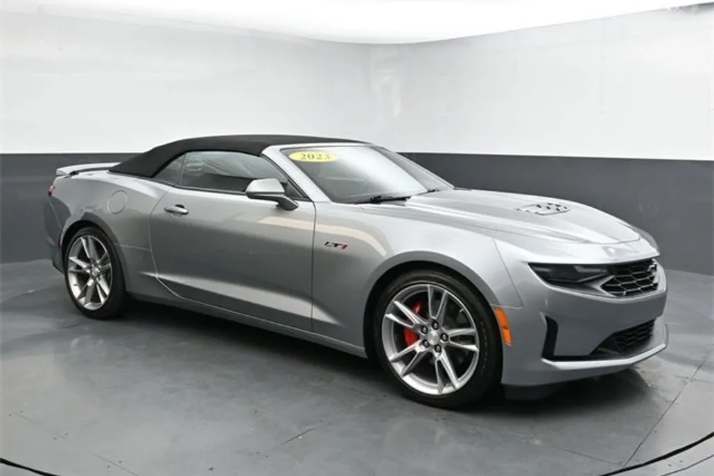 2023 Chevrolet Camaro LT1 photo 1
