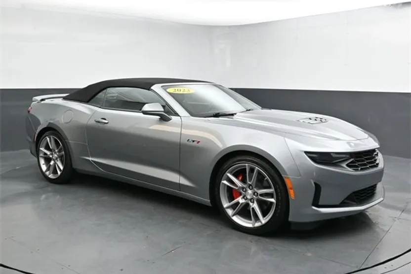 2023 Chevrolet Camaro LT1 photo 1