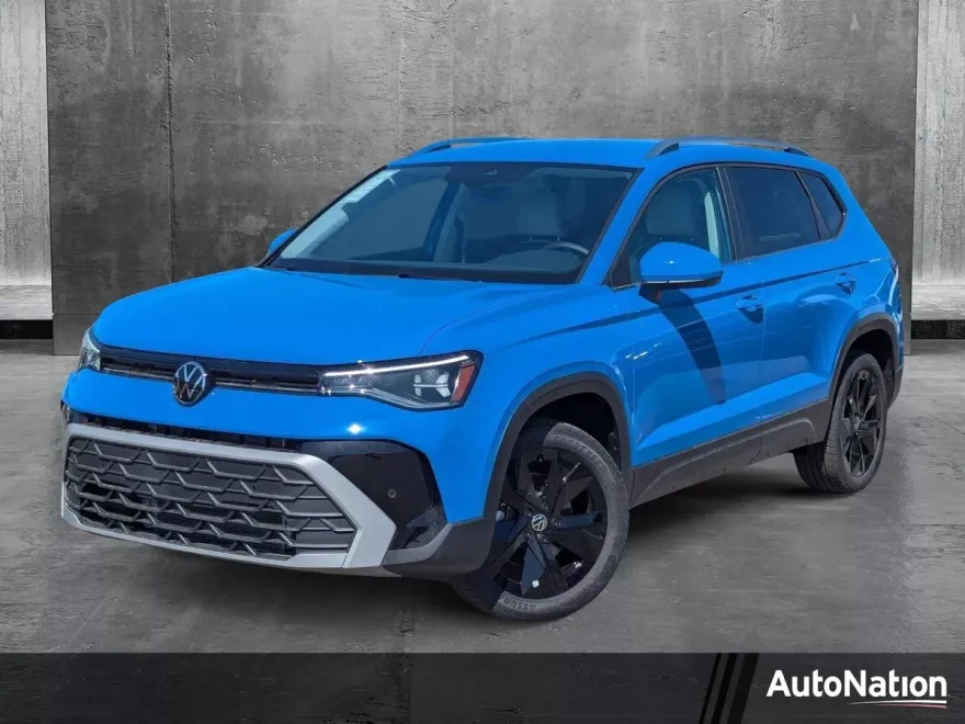 2025 Volkswagen Taos SE photo 1