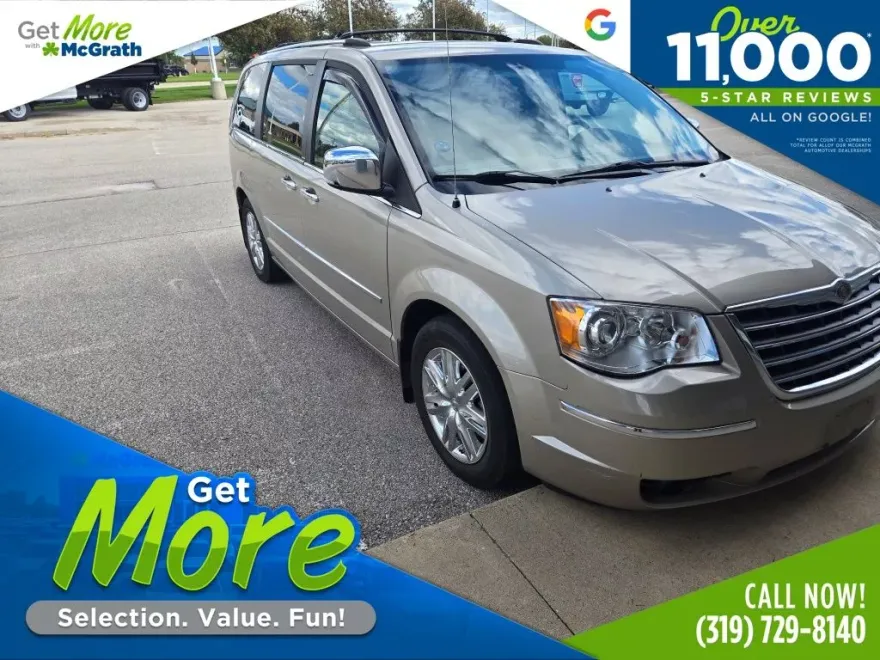 2009 Chrysler Town & Country Limited photo 1