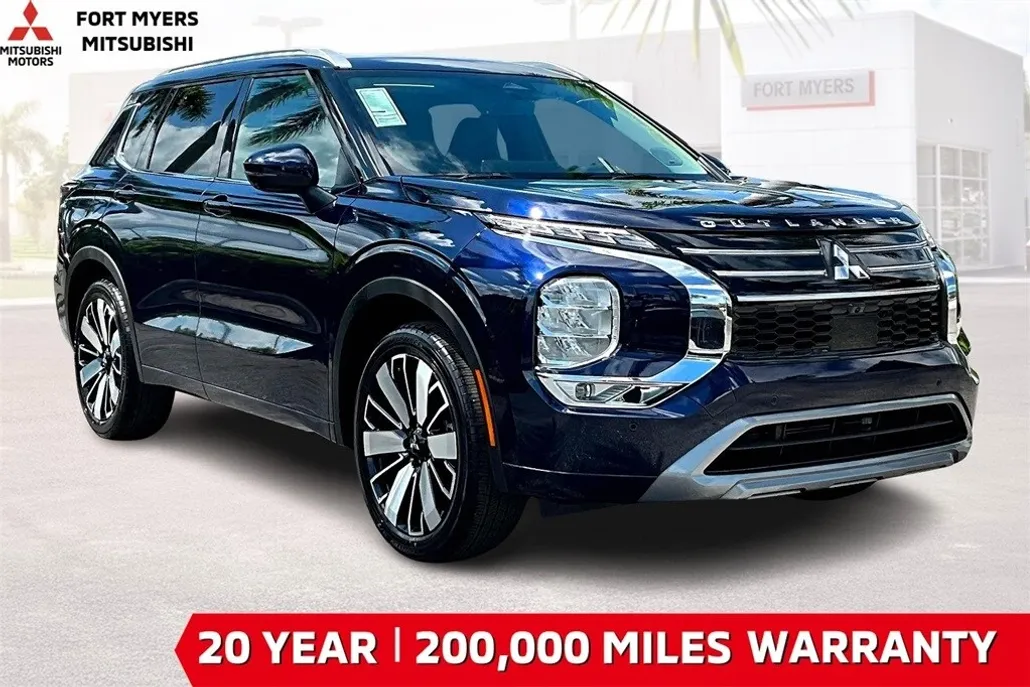 2025 Mitsubishi Outlander SEL photo 1