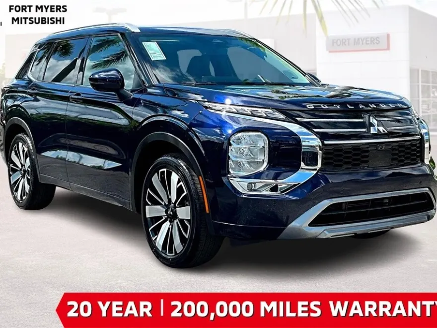2025 Mitsubishi Outlander SEL photo 1