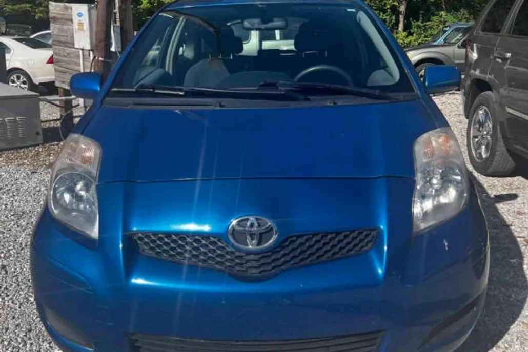 2009 Toyota Yaris Base photo 1