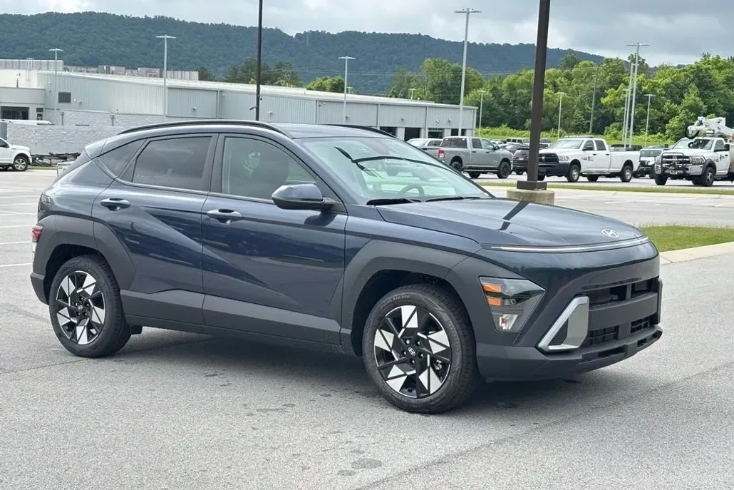 2025 Hyundai Kona SEL photo 1