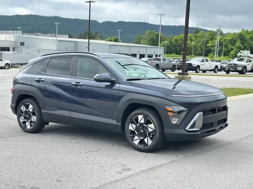 2025 Hyundai Kona SEL photo 1