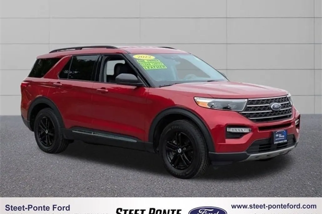 2022 Ford Explorer XLT photo 1