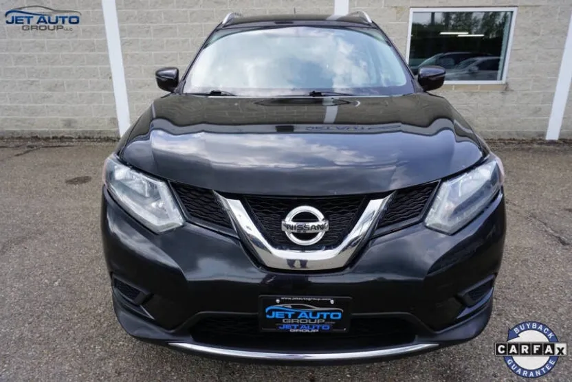 2016 Nissan Rogue SV photo 1