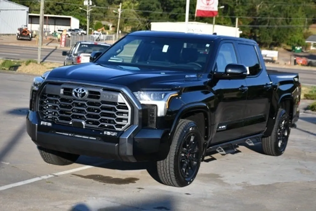 2026 Toyota Tundra Platinum photo 1