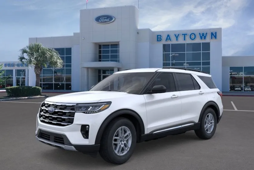 2025 Ford Explorer photo 1
