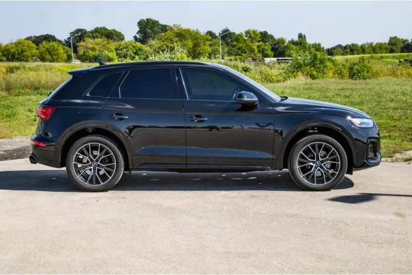 2022 Audi SQ5 Prestige photo 1