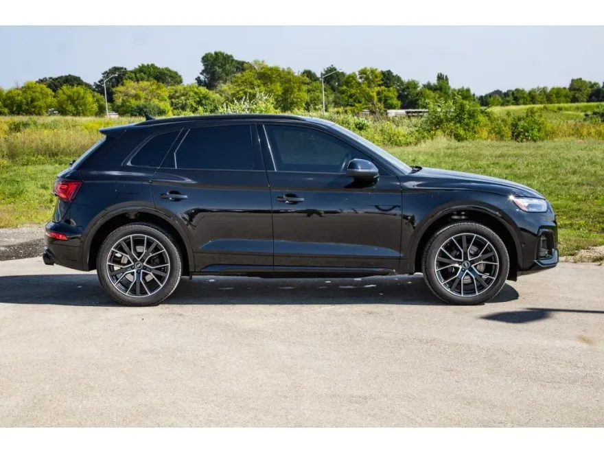 2022 Audi SQ5 Prestige photo 1