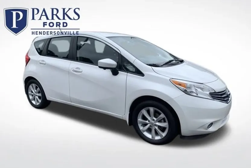 2015 Nissan Versa Note SL photo 1