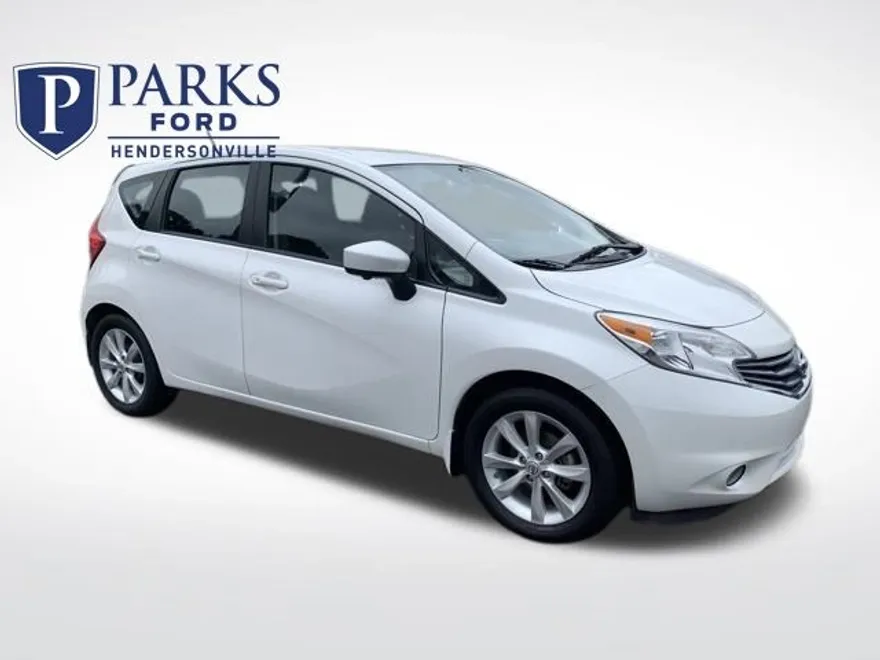 2015 Nissan Versa Note SL photo 1