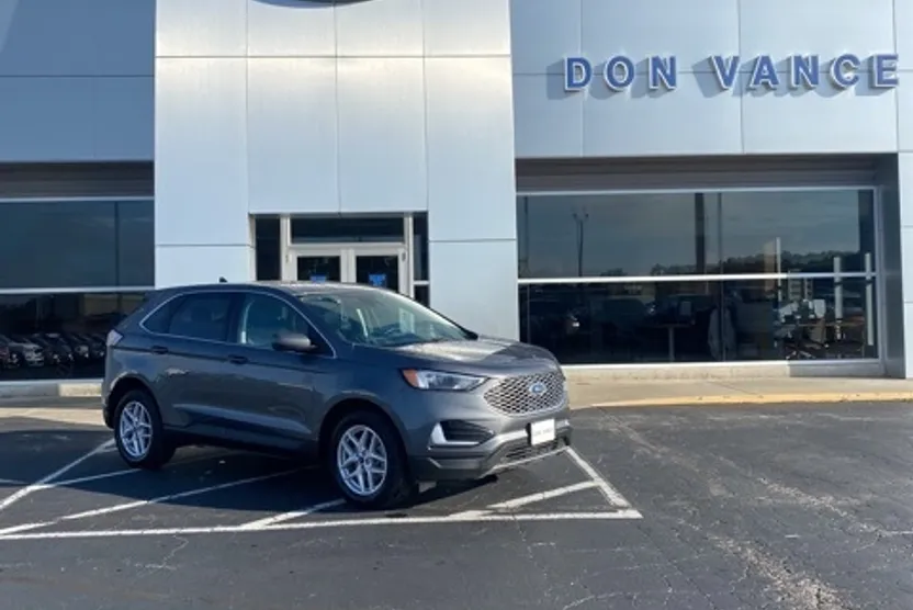 2024 Ford Edge SEL photo 1