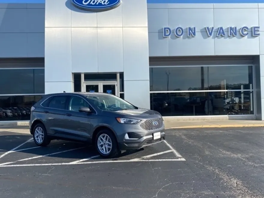 2024 Ford Edge SEL photo 1