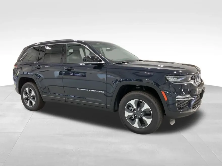 2024 Jeep Cherokee Base 4xe photo 1