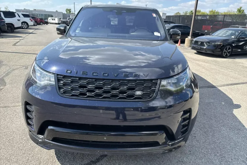 2022 Land Rover Discovery S R-Dynamic photo 1