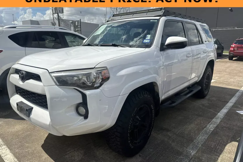 2016 Toyota 4Runner SR5 photo 1