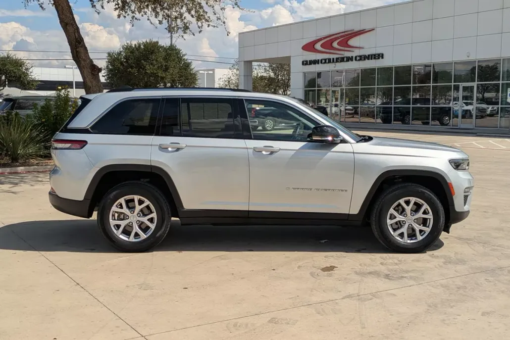 2022 Jeep Grand Cherokee Limited photo 1