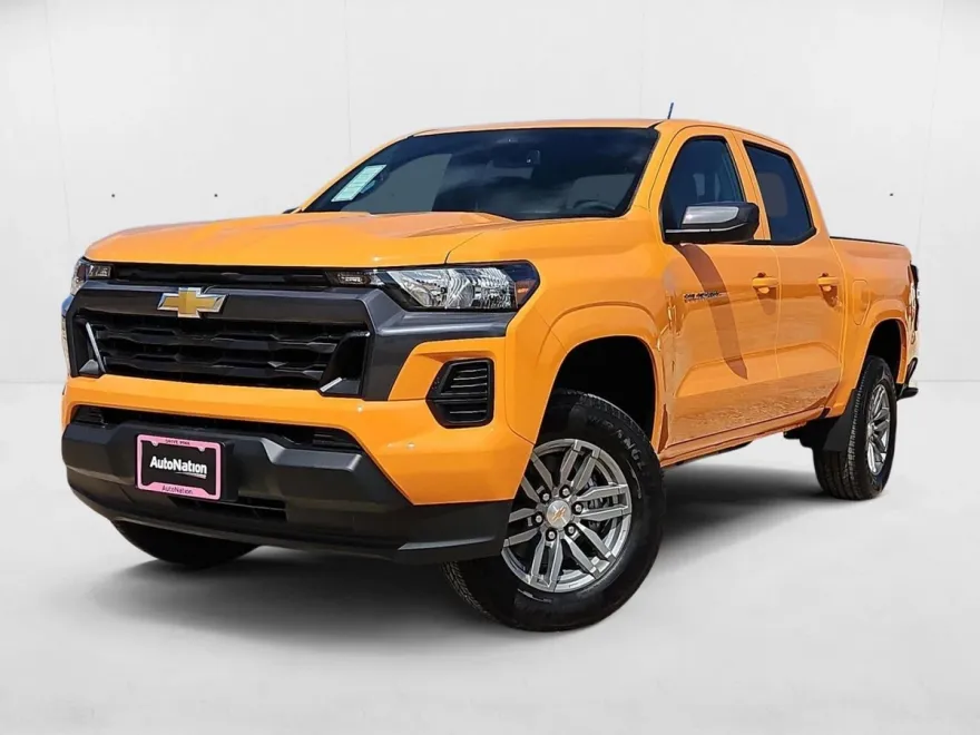 2026 Chevrolet Colorado LT photo 1