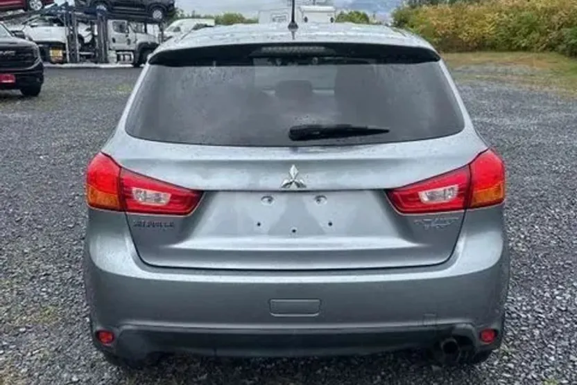 2016 Mitsubishi Outlander Sport ES photo 1