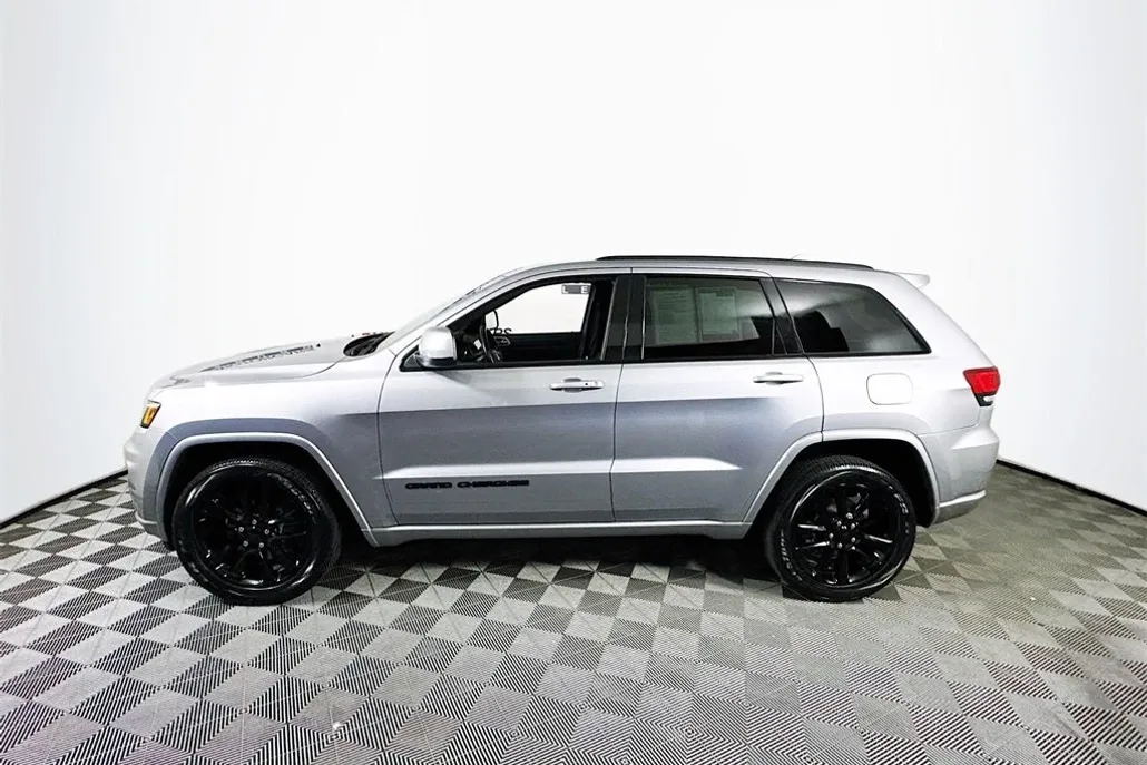2020 Jeep Grand Cherokee Altitude photo 1