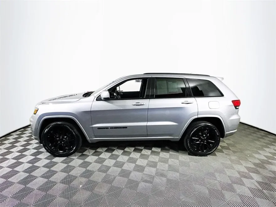 2020 Jeep Grand Cherokee Altitude photo 1