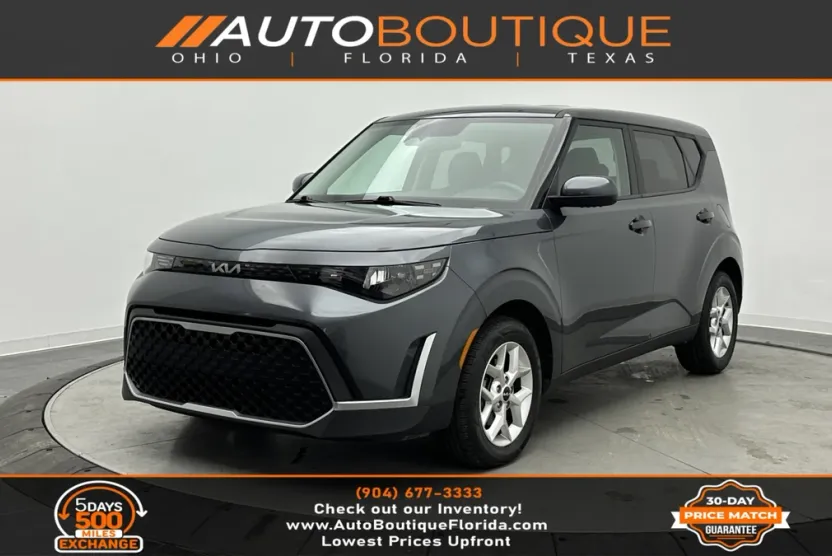 2024 Kia Soul LX photo 1