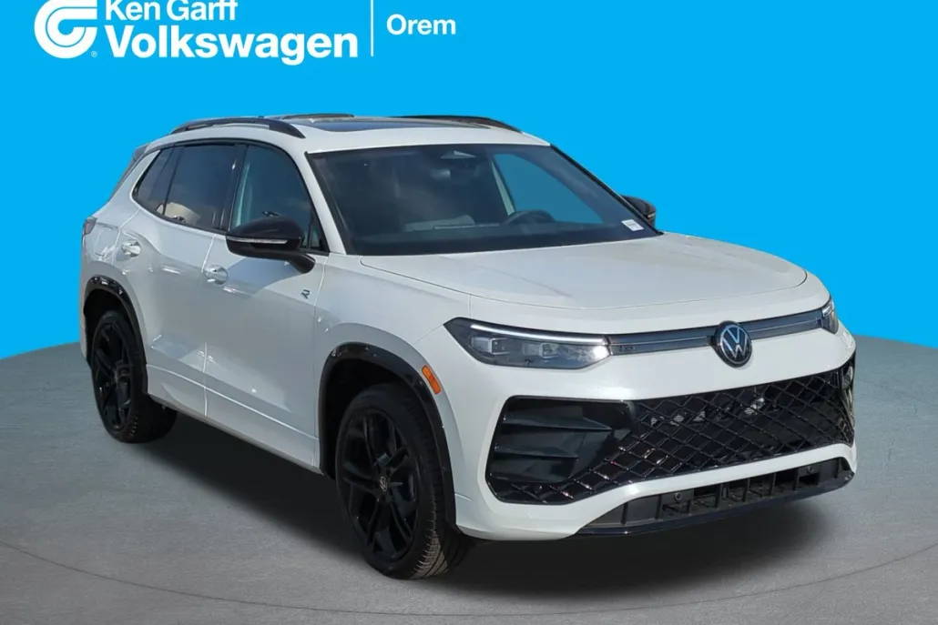 2025 Volkswagen Tiguan SE R-Line Black photo 1