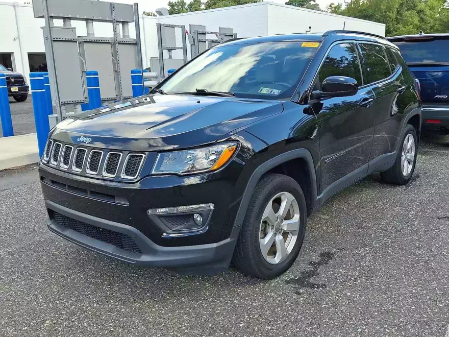 2018 Jeep Compass Latitude photo 1
