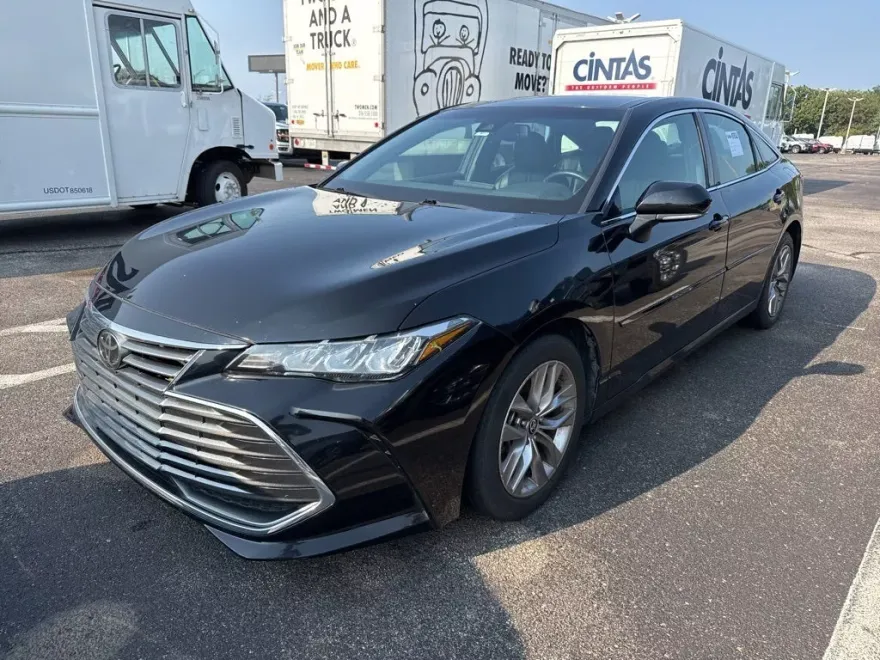 2021 Toyota Avalon XLE photo 1
