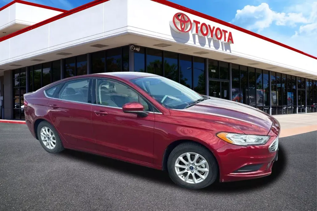 2018 Ford Fusion S photo 1