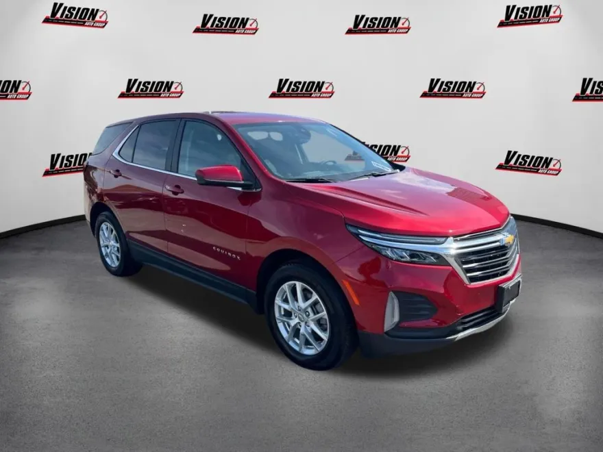 2024 Chevrolet Equinox LT photo 1