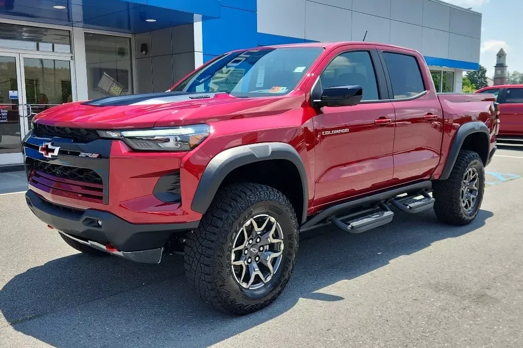 2025 Chevrolet Colorado ZR2 photo 1