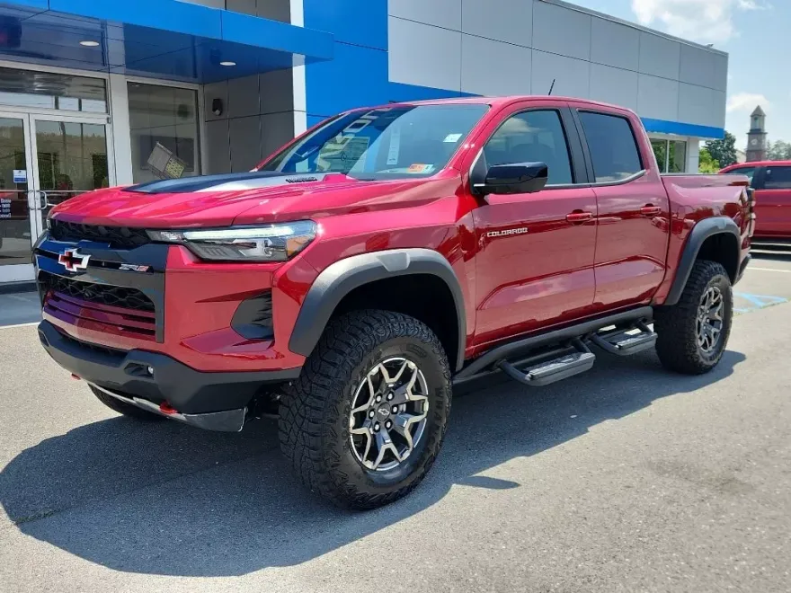 2025 Chevrolet Colorado ZR2 photo 1