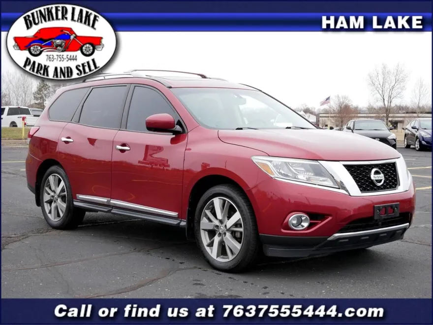 2015 Nissan Pathfinder Platinum photo 1