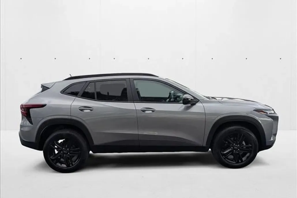 2025 Chevrolet Trax ACTIV photo 1