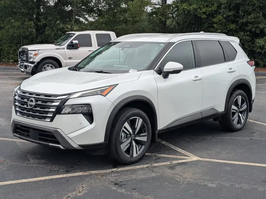 2025 Nissan Rogue SL photo 1