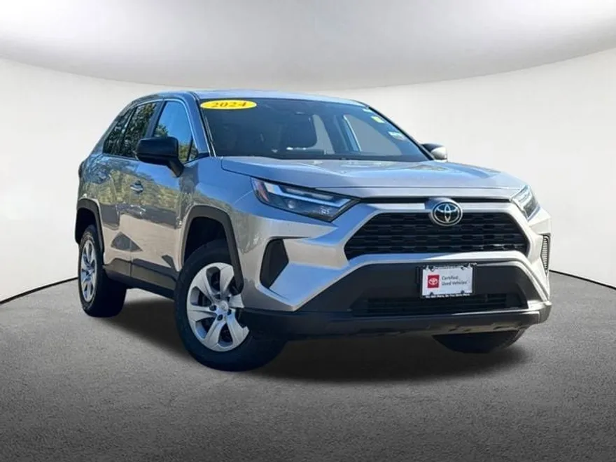 2024 Toyota RAV4 LE photo 1