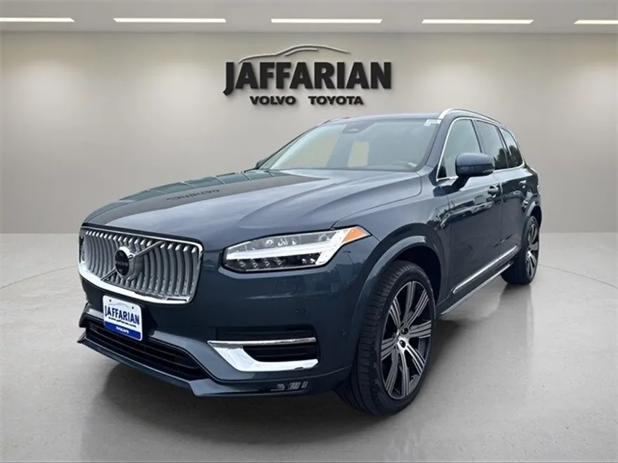 2024 Volvo XC90 Plus photo 1