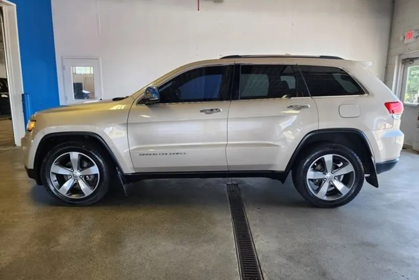 2015 Jeep Grand Cherokee Limited photo 1