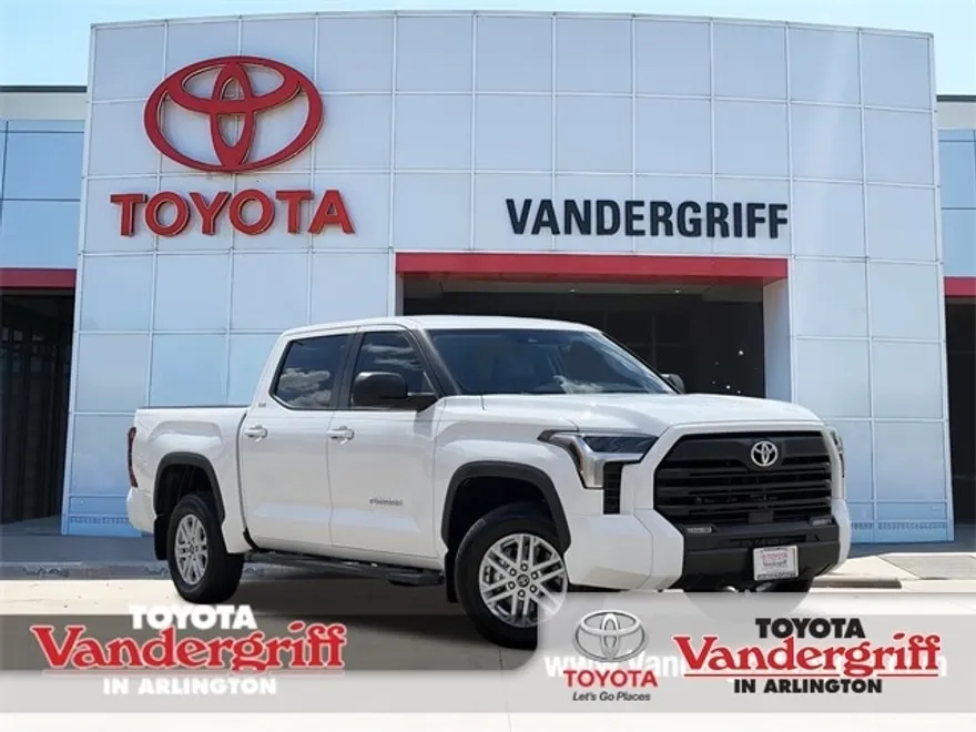 2024 Toyota Tundra SR5 photo 1
