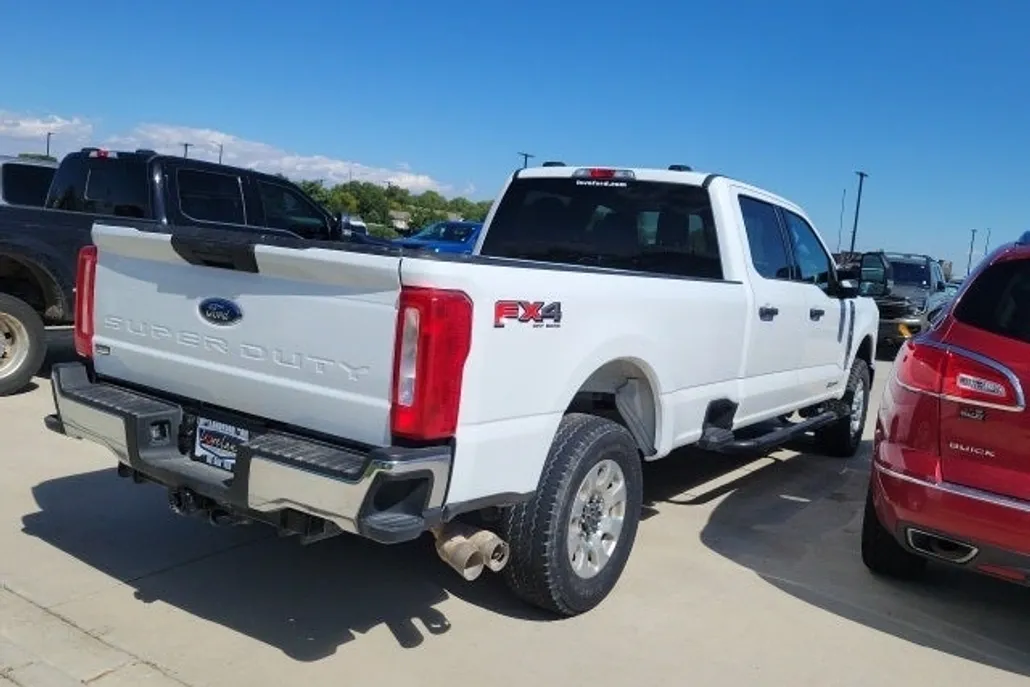 2024 Ford F-250 photo 1