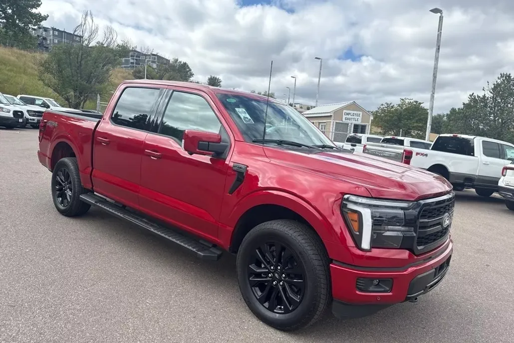 2025 Ford F-150 Lariat photo 1