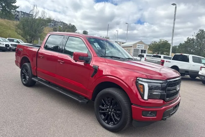 2025 Ford F-150 Lariat photo 1