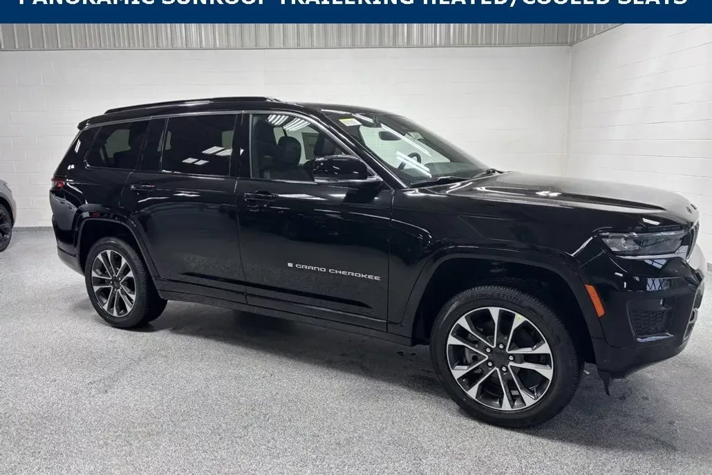 2025 Jeep Grand Cherokee Overland photo 1